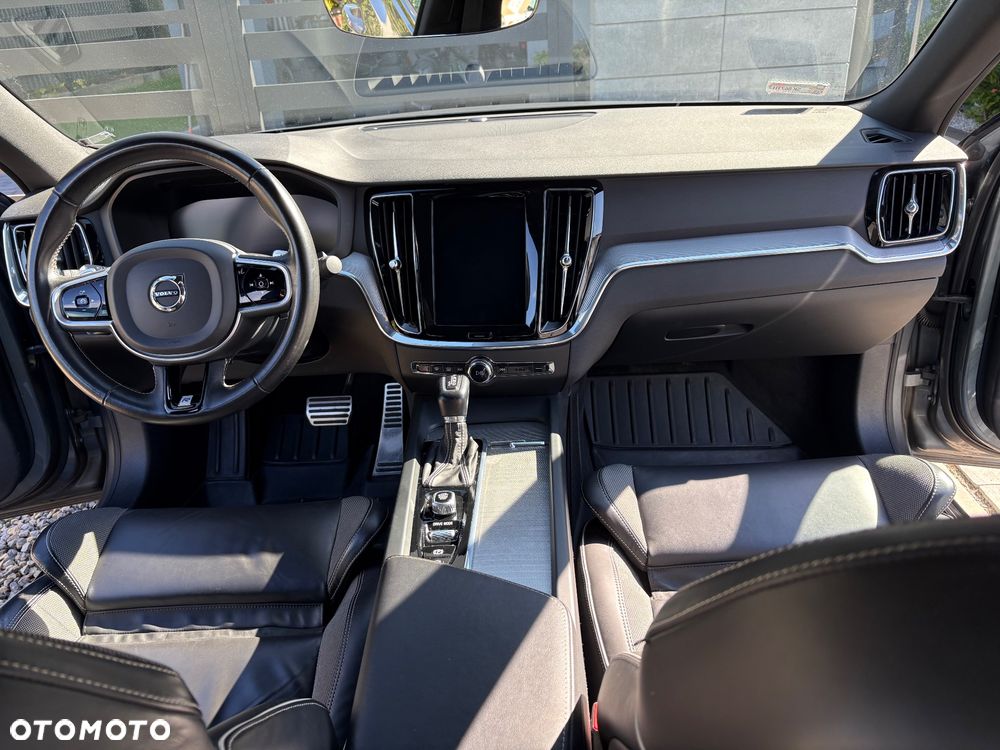 Volvo S60 T4 R-Design - 10