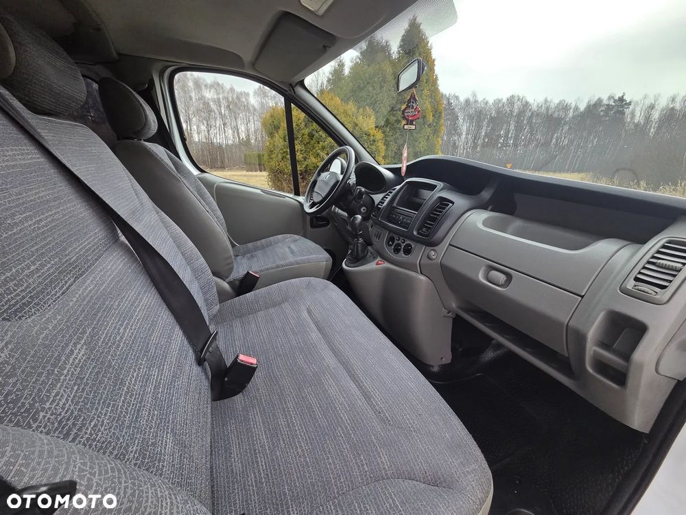Renault Trafic - 12