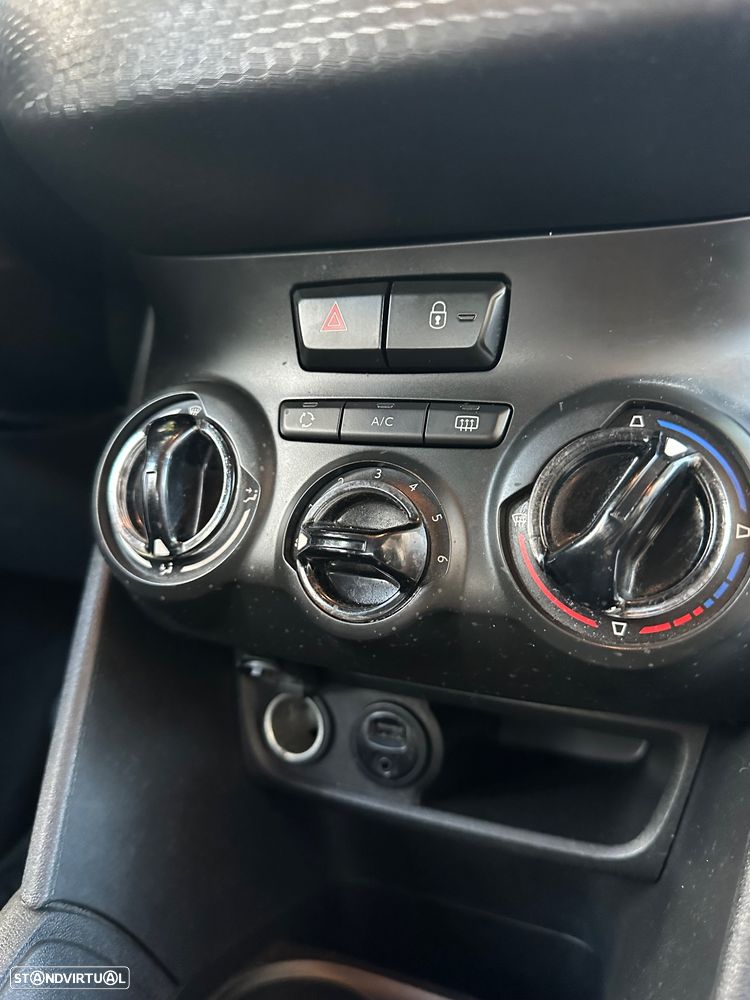 Peugeot 208 1.2 PureTech Style - 27