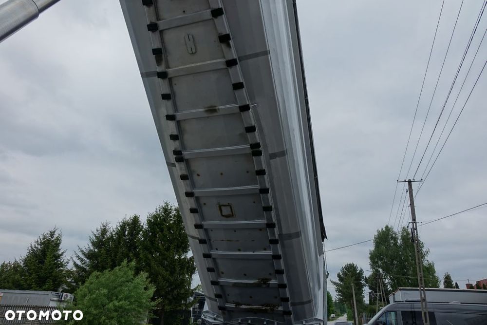 Fruehauf WYWROTKA 28m3 / OSIE SAF / OŚ PODNOSZONA / HYDROKLAPA / SZYBER ZBOŻOWY / ELEKTRYCZNA PLANDEKA - 12