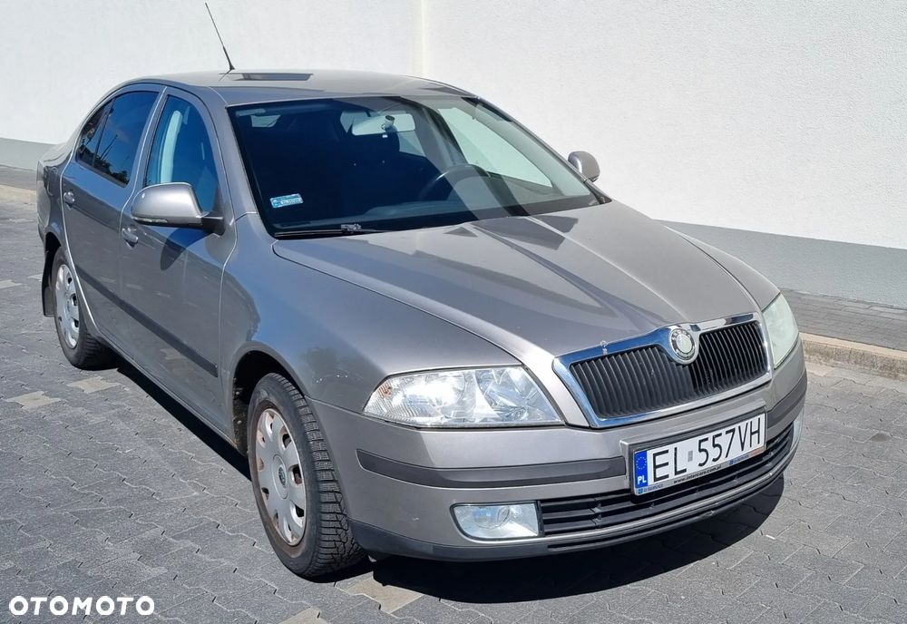 Skoda Octavia 1.6 FSI Ambiente - 1