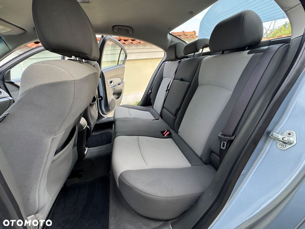 Chevrolet Cruze - 31