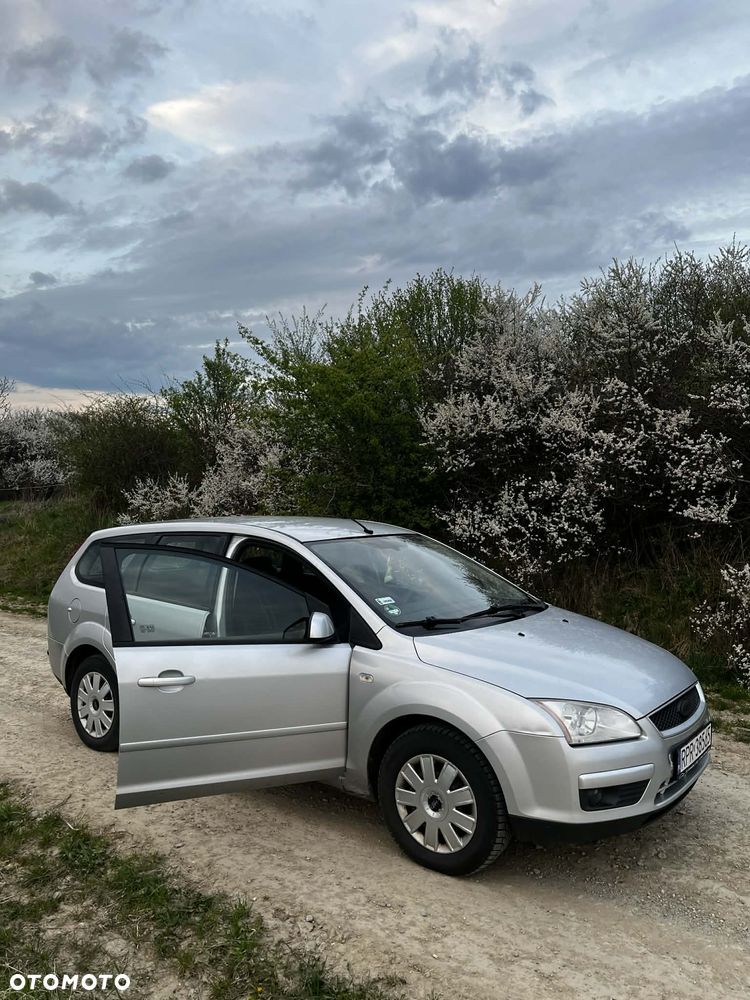 Ford Focus 1.6 TDCi Ambiente - 5
