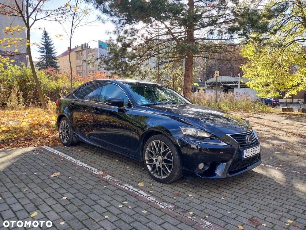Lexus IS 300h Elegance - 3