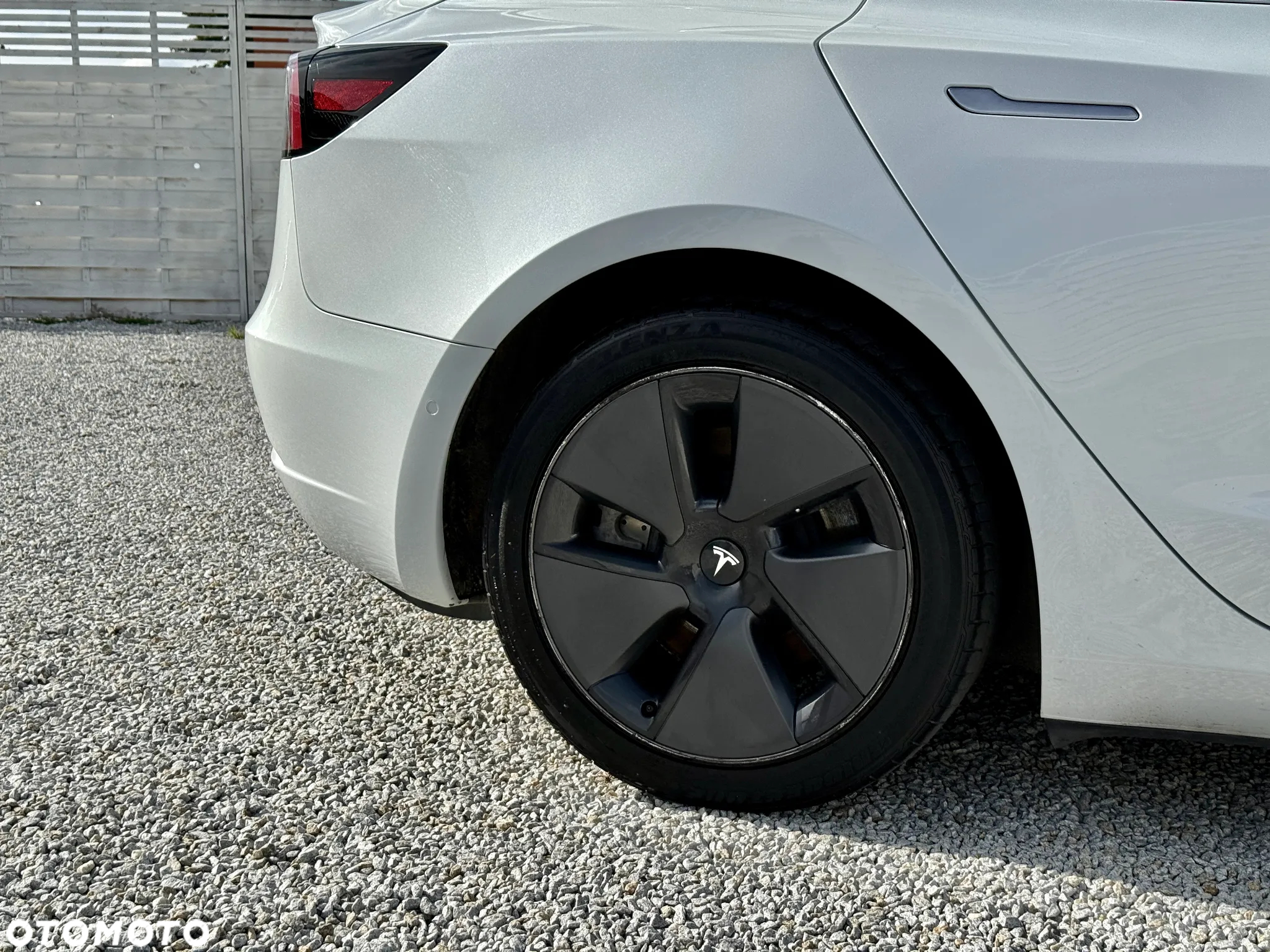 Tesla Model 3 Langstreckenbatterie Allradantrieb Dual Motor - 27