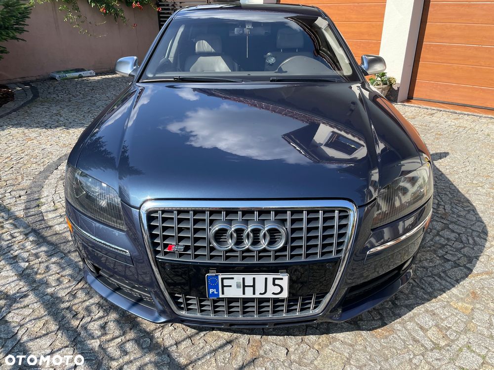 Audi A8 4.2 Quattro - 7