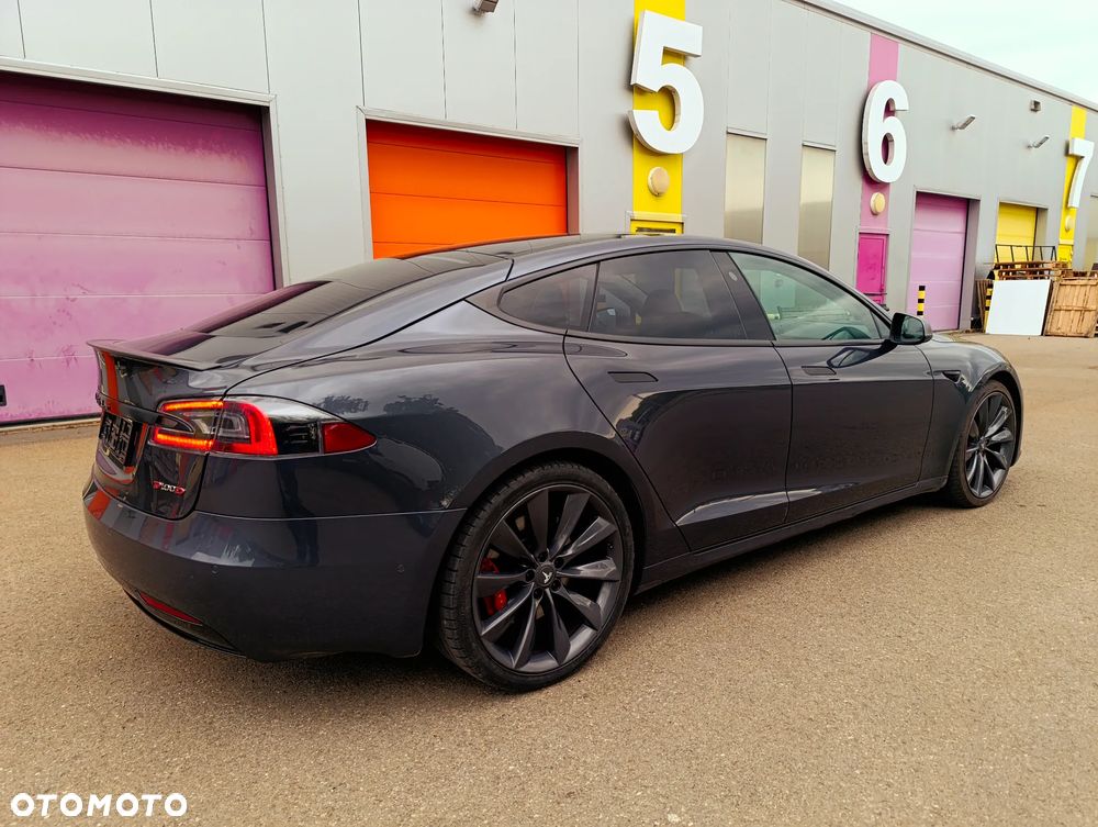 Tesla Model S - 5