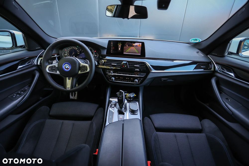 BMW 5 Series 2018 photo 5