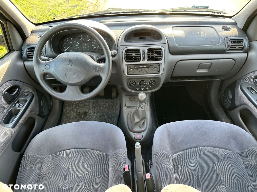 Renault Clio 1.4i RT - 10