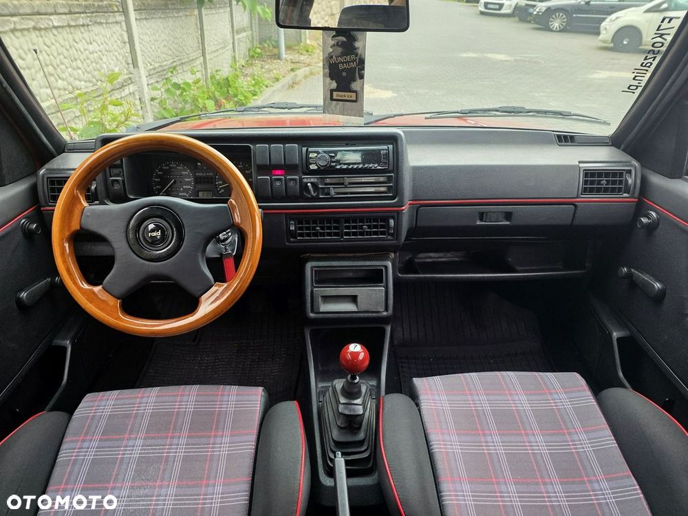 Volkswagen Jetta 1.3 GL - 14