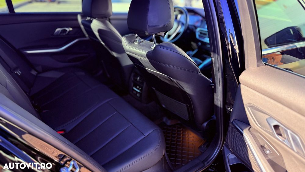 BMW Seria 3 330i xDrive Aut. Sport Line - 19
