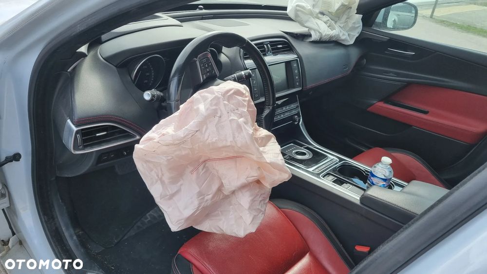 Jaguar XE 20d R-Sport Ingenium Edition - 27