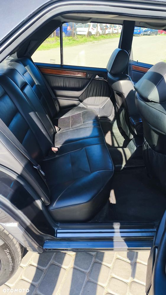 Mercedes-Benz Klasa E 320 Avantgarde - 24