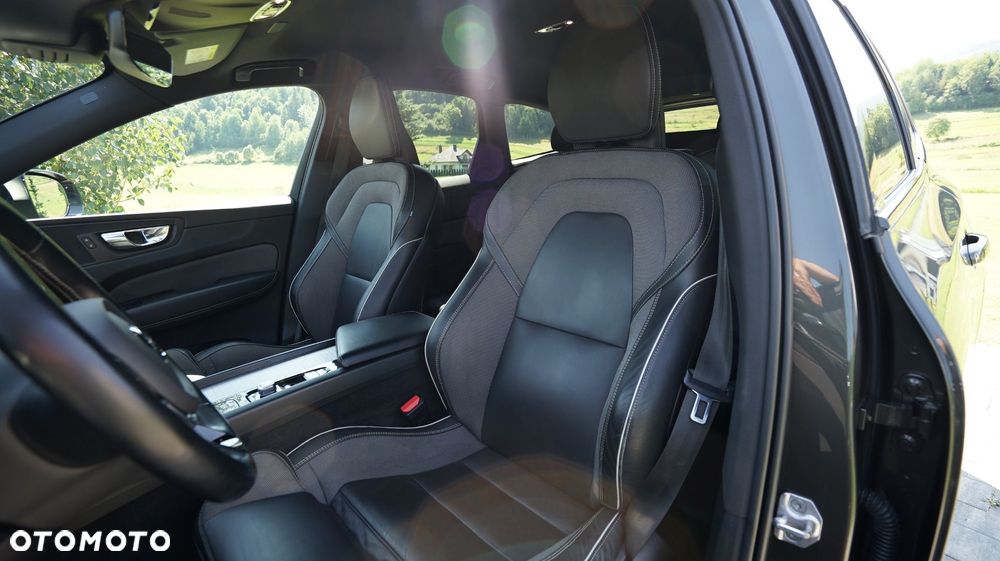 Volvo XC 60 B4 D AWD R-Design - 10