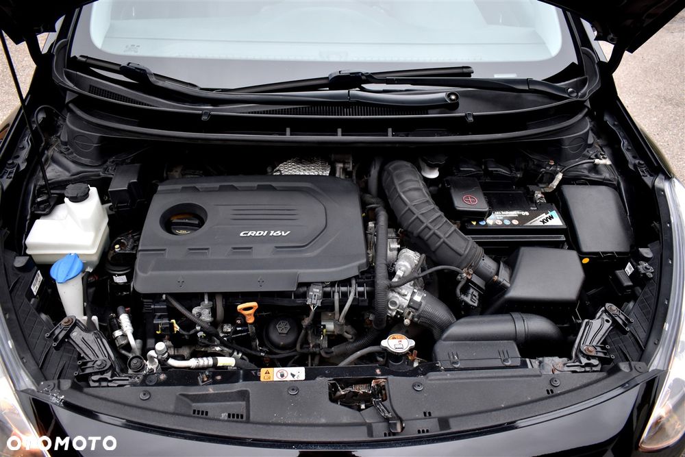 Hyundai i30 blue Kombi 1.6 CRDi DCT Trend - 37