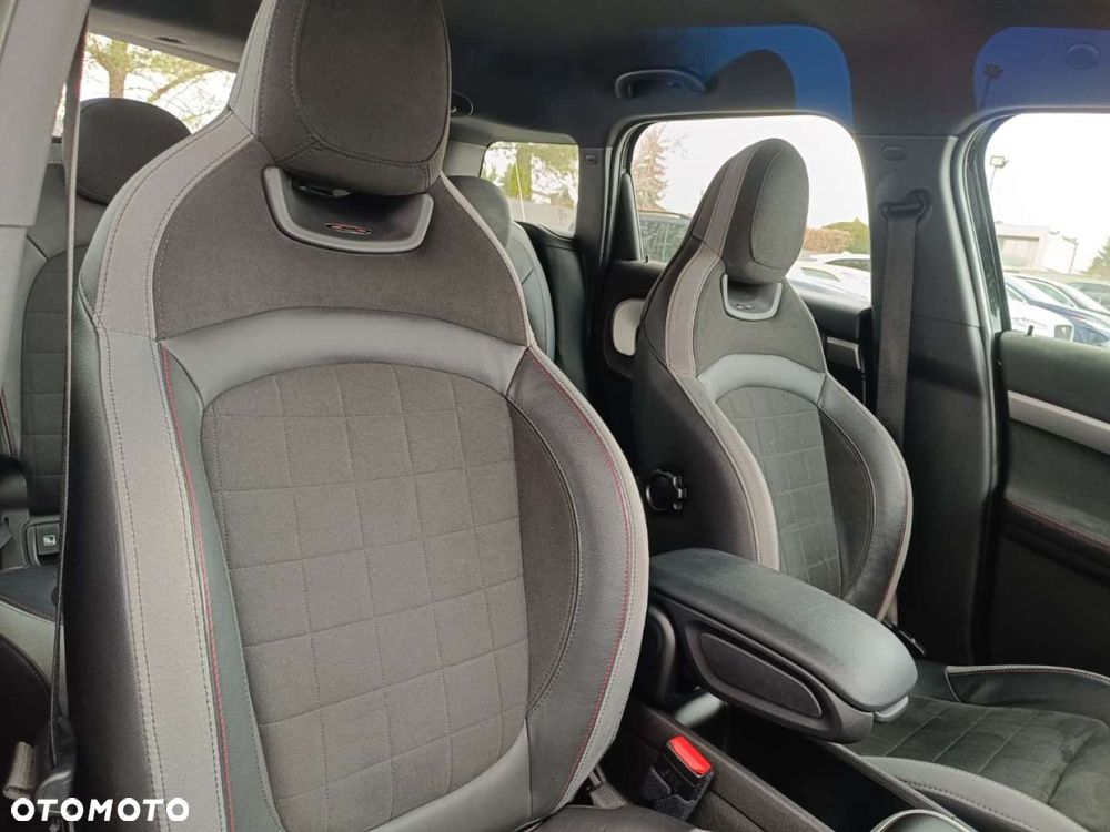 MINI John Cooper Works - 25