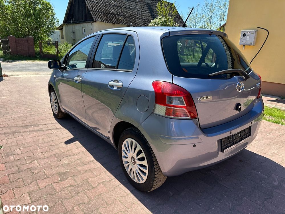 Toyota Yaris 1.33 VVT-i Life - 11