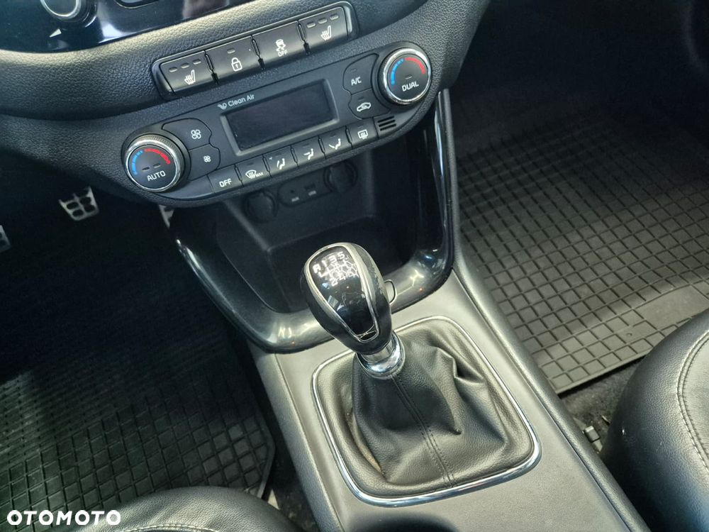 Kia Ceed 1.6 CRDi 128 Platinum Edition - 23