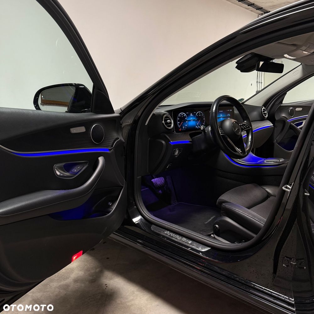 Mercedes-Benz Klasa E 220 d T 9G-TRONIC Avantgarde - 11