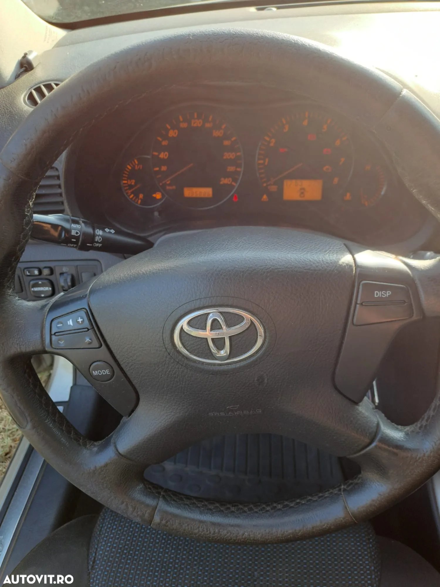 Toyota Avensis 1.6 Comfort - 5