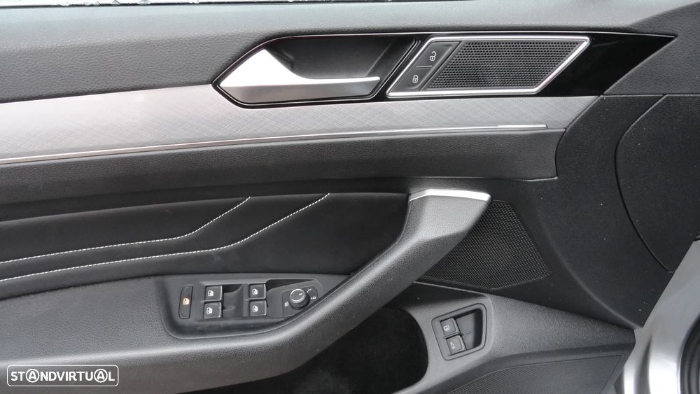 VW Passat Variant - 10