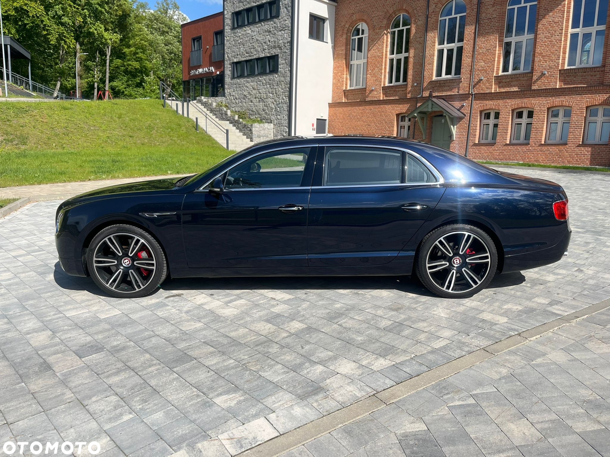 Bentley Flying Spur V8 S - 4