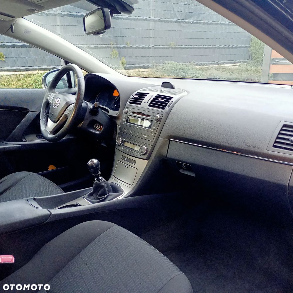 Toyota Avensis 1.8 Luna - 6