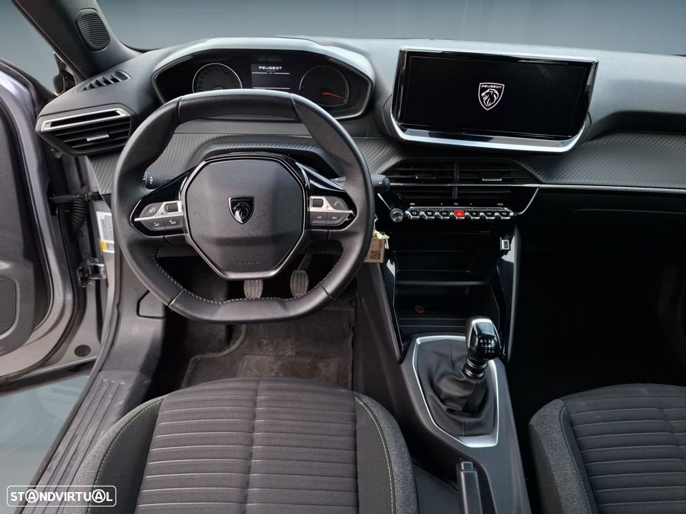 Peugeot 2008 1.2 PureTech Active — fotografia 13