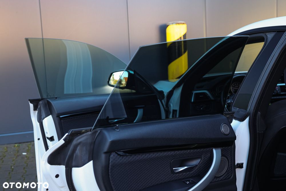 BMW Seria 3 330i M Sport Shadow sport - 24