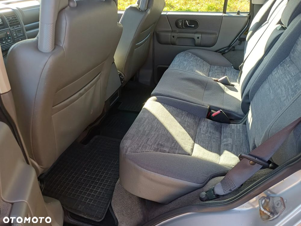 Land Rover Discovery - 32