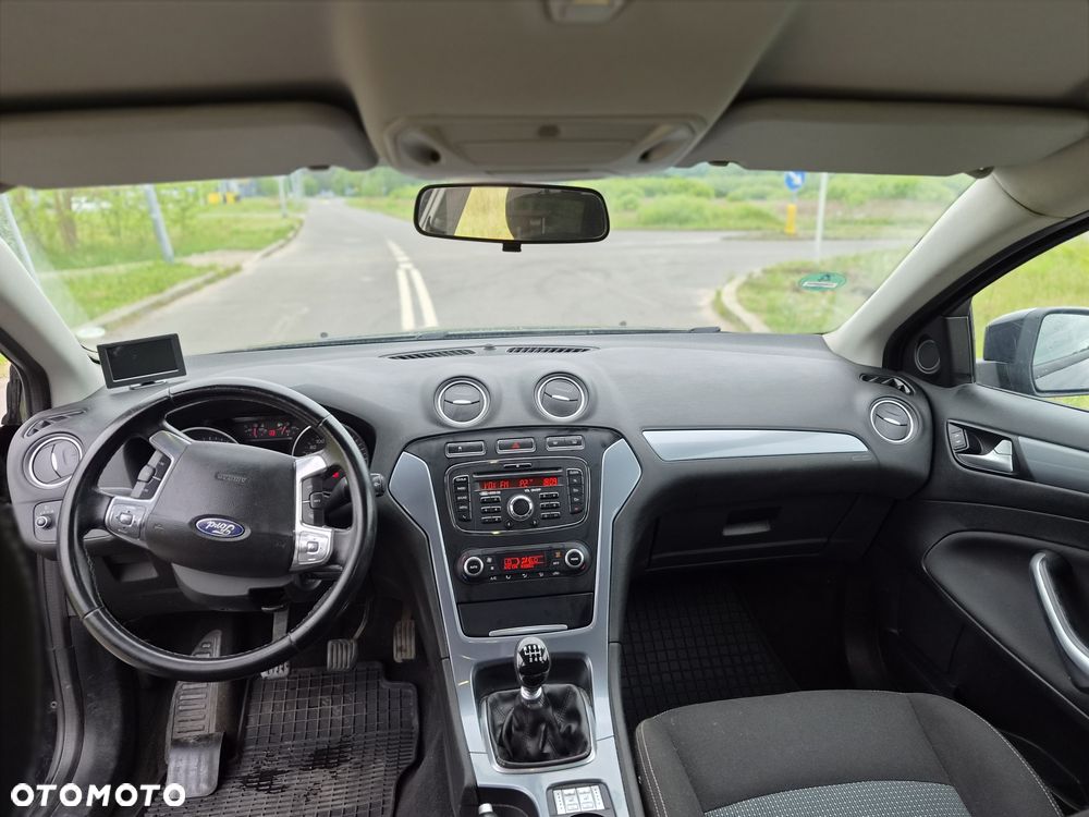 Ford Mondeo - 8