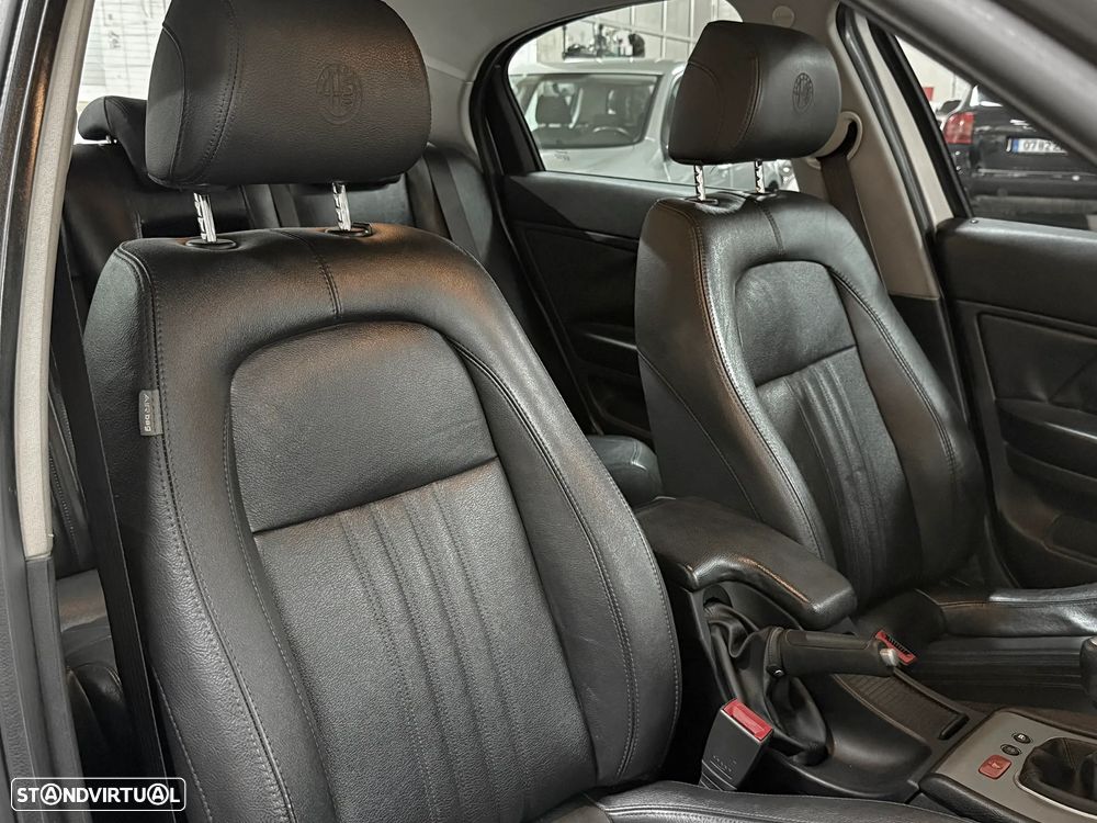 Alfa Romeo 159 2.0 JTDm Distinctive - 10