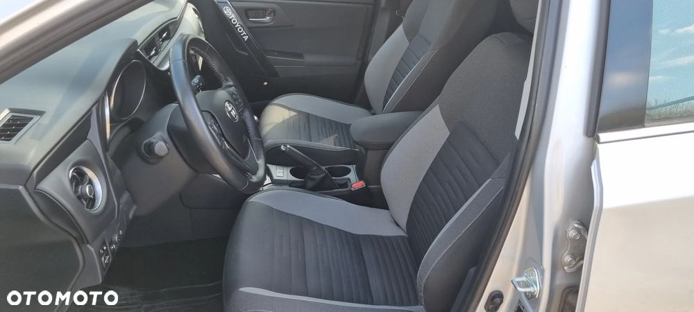 Toyota Auris 1.6 Premium - 13