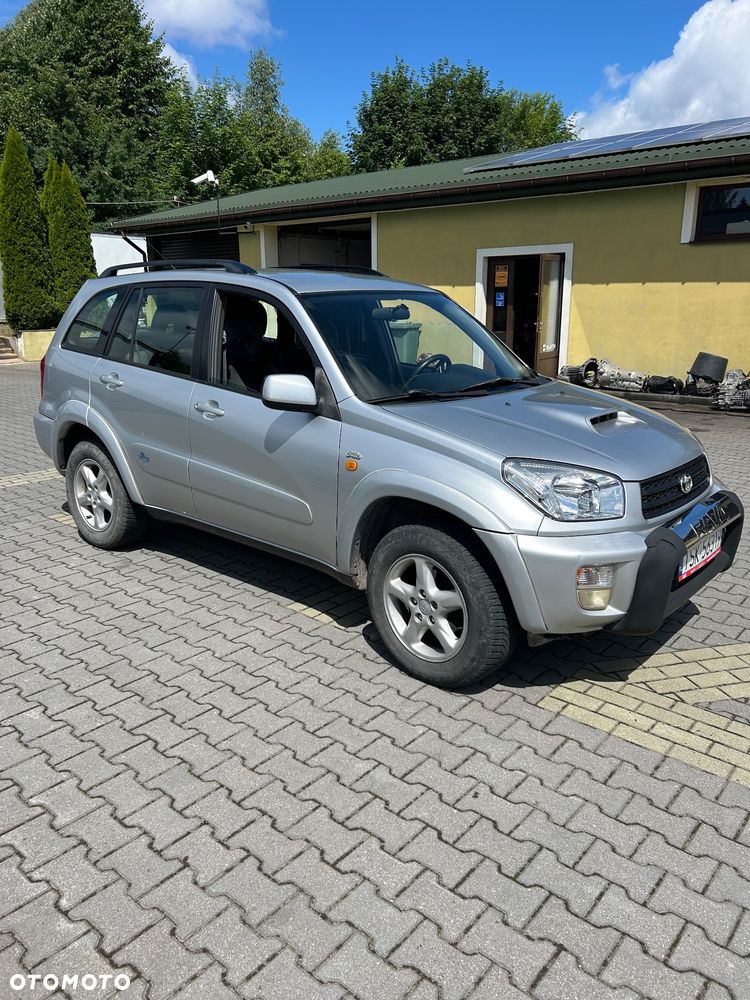 Toyota RAV4 2.0 D-4D 4x4 - 2