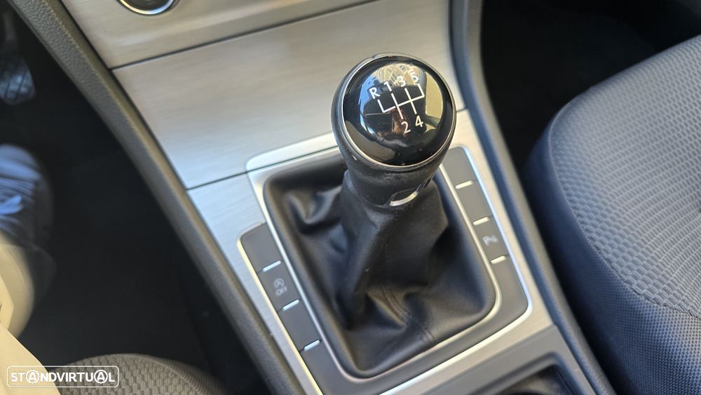 VW Golf 1.6 TDi GPS Edition - 28