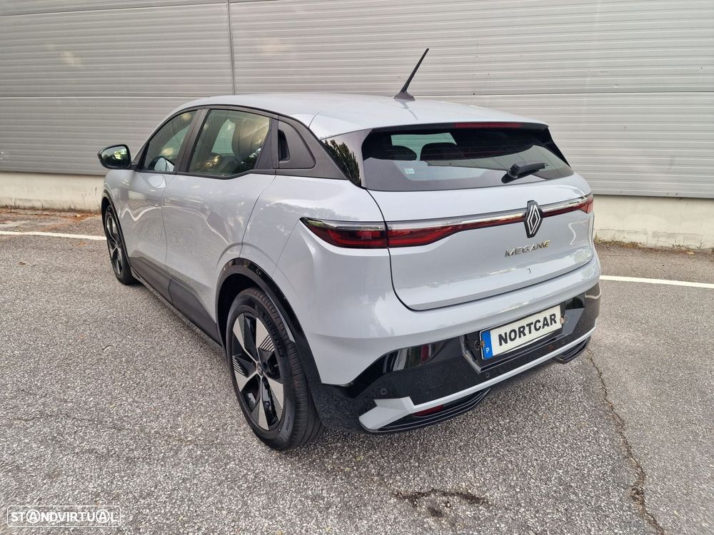 Renault Mégane E-Tech - 3