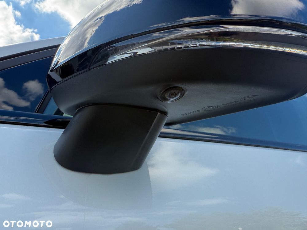 Volvo XC 40 B3 Plus Dark - 14