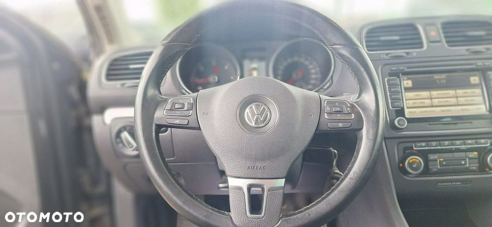 Volkswagen Golf - 10