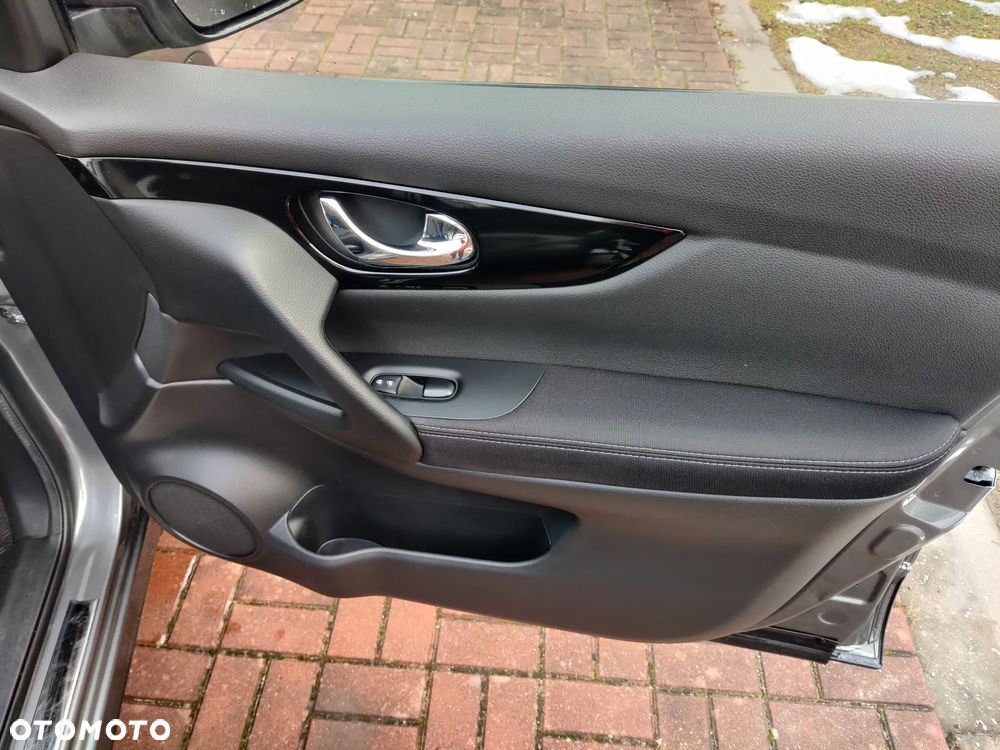 Nissan Qashqai 1.2 DIG-T Xtronic 360 - 30