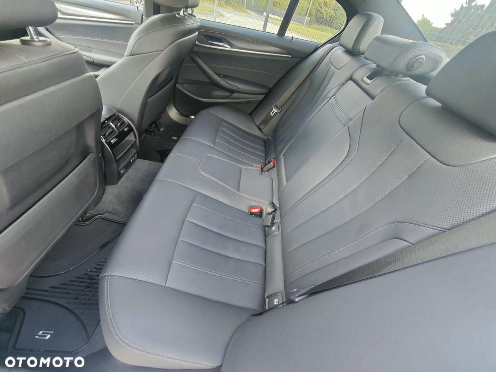 BMW Seria 5 520d xDrive M Sport sport - 17