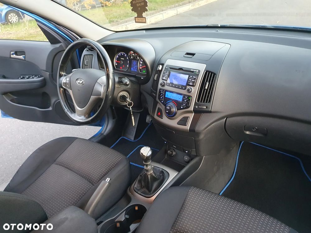 Hyundai i30 2.0 Premium - 13