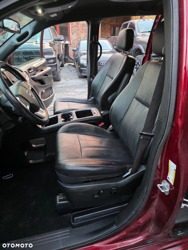 Dodge Grand Caravan 3.6 R/T - 9