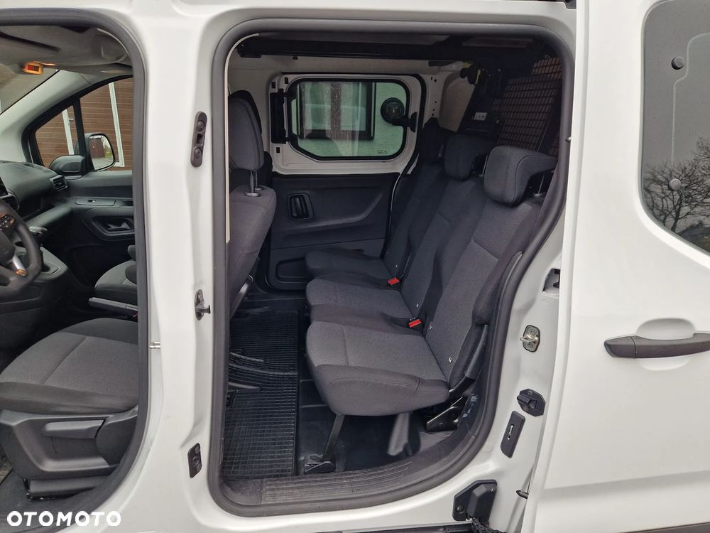 Opel Combo Maxi Brygadówka 5 Osób - 29