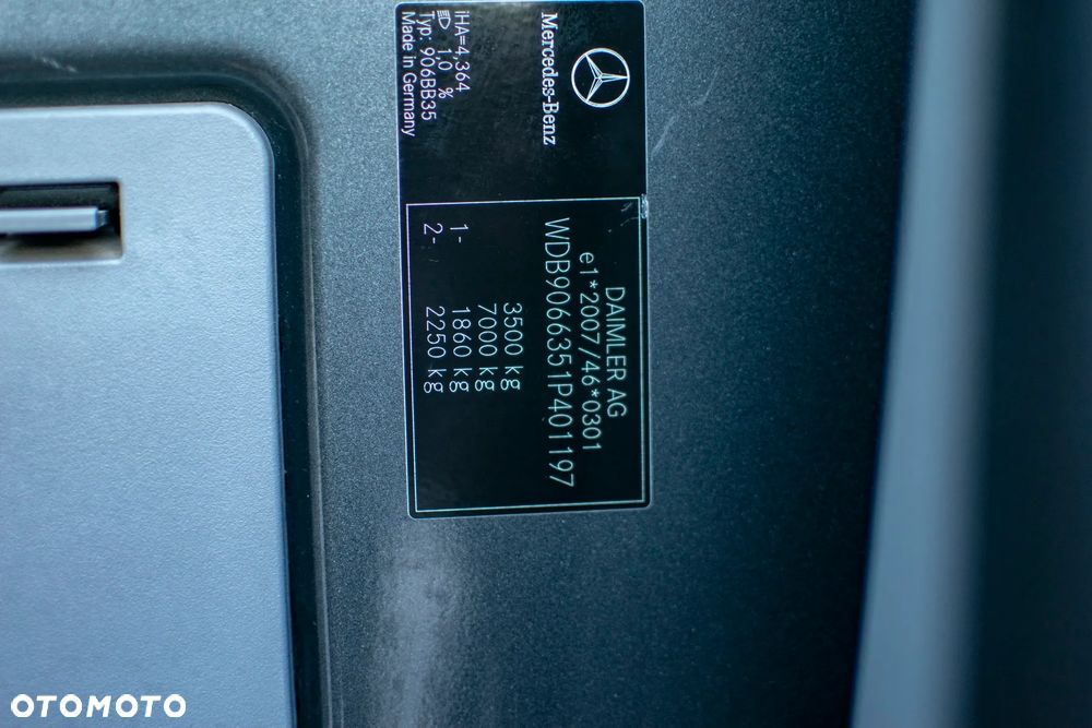 Mercedes-Benz Sprinter 319 - 23