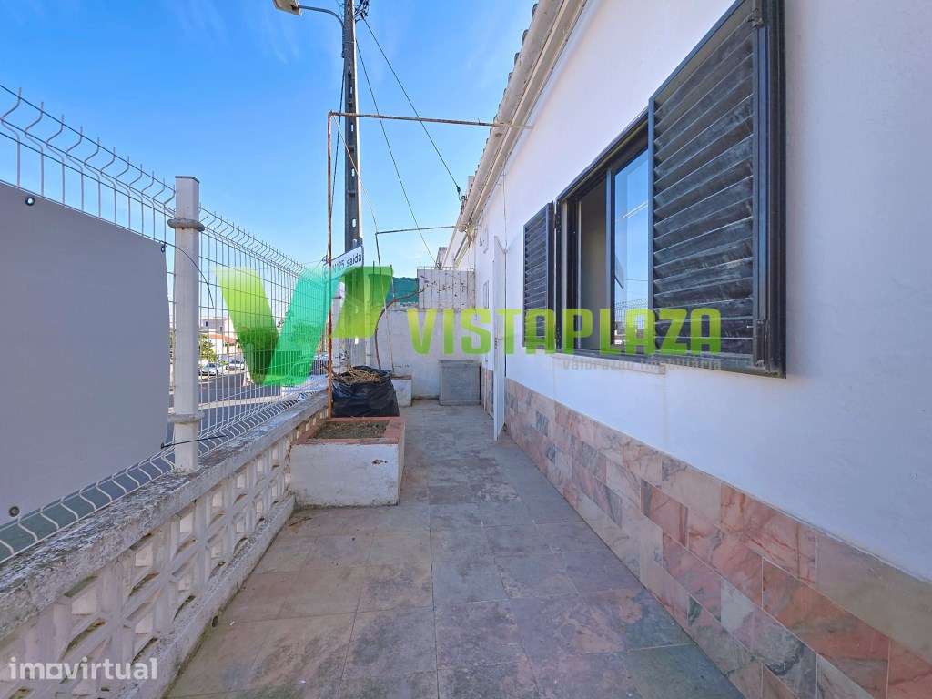 Moradia M2+1 na Figueira, Portimão, Grande Potencial para investimento - Grande imagem: 3/29