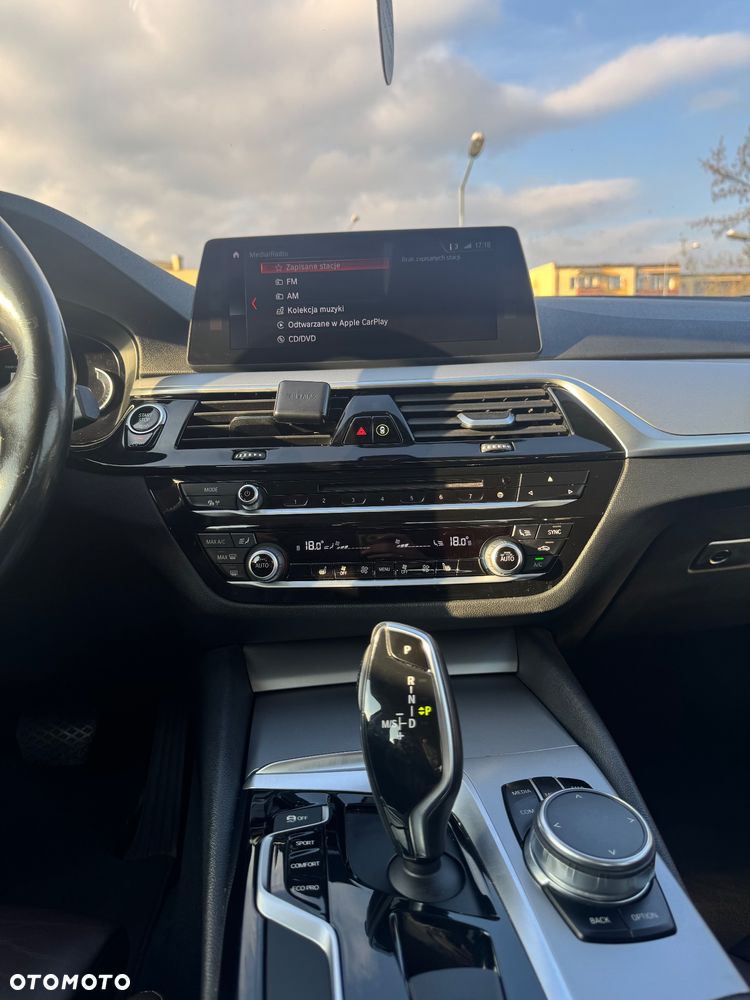 BMW Seria 5 520d xDrive - 18