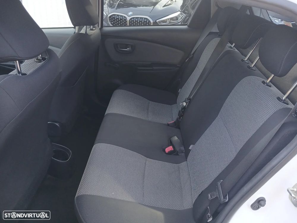 Toyota Yaris 1.5 HSD Exclusive - 8