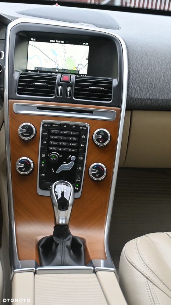 Volvo XC 60 D5 AWD Summum - 22