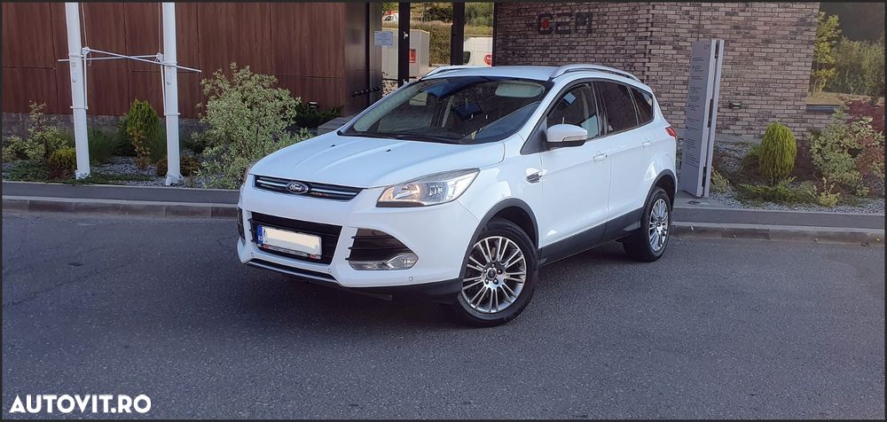Ford Kuga 2.0 TDCi Powershift 4WD Titanium - 3
