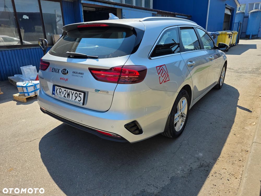 Kia Ceed 1.6 CRDi mHEV M - 4